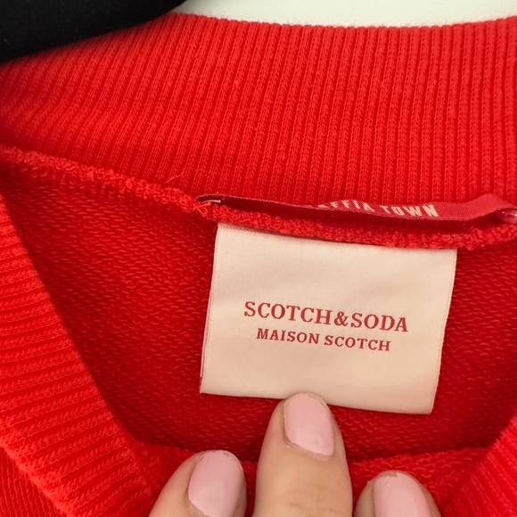 Scotch & Soda Red Crewneck with drawstring and pockets - Picture 2 of 4